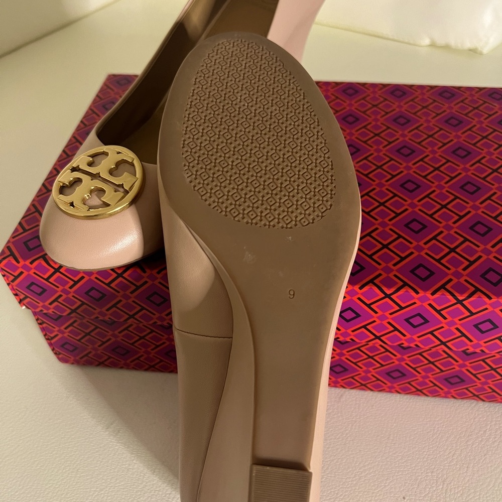 Tory Burch Goan Sand 927 Chelsea 65mm Wedge/Nappa Leather Wedges (New)